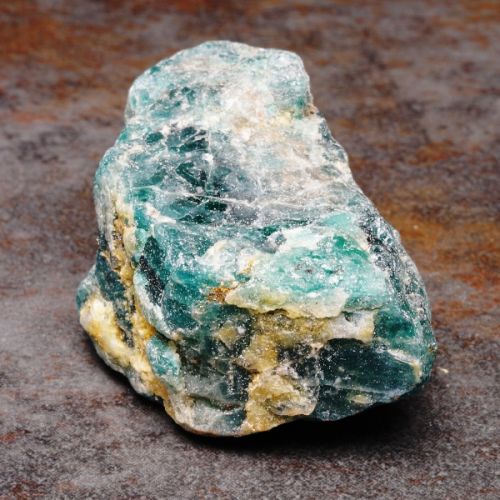 Rough Apatite crystals metaphysical properties, meanings, uses, benefits, healing energies, chakras